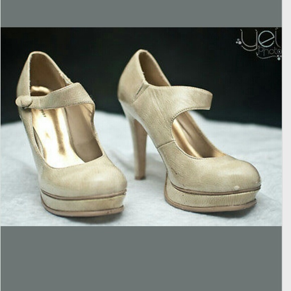 Cream Beige Pumps 5 inch heel sz 9 - Picture 1 of 4