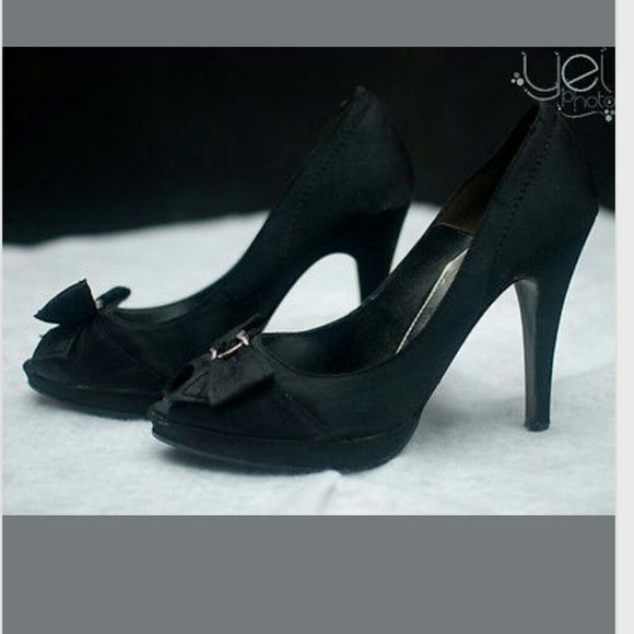 Black open toe ribbon pumps - Picture 3 of 4