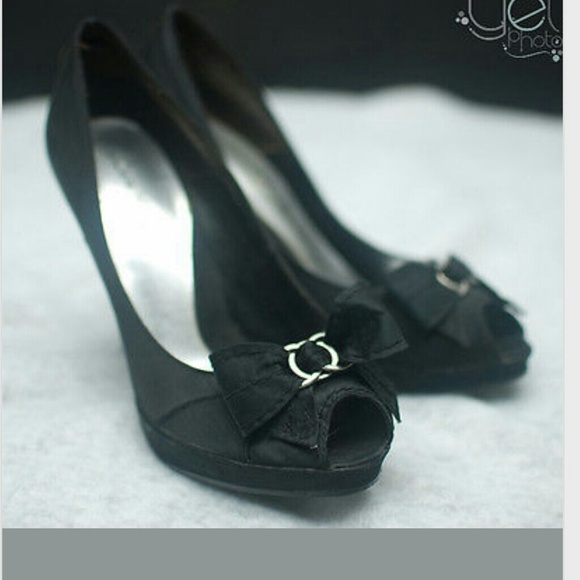 Black open toe ribbon pumps - Picture 4 of 4