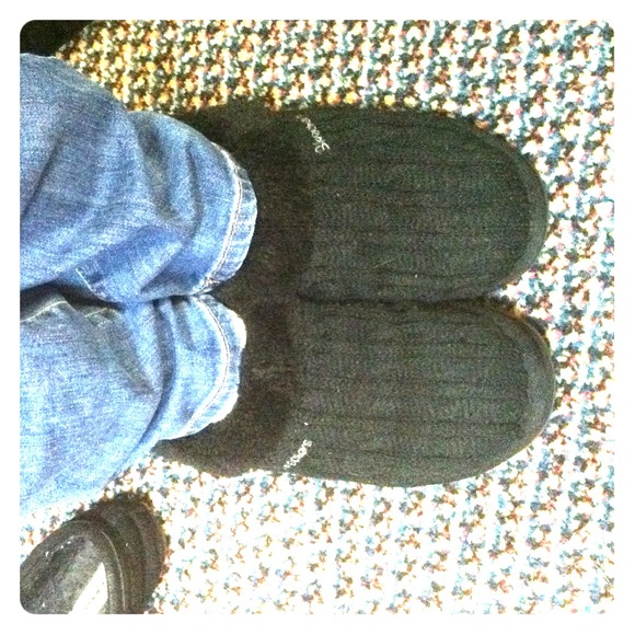 Sketchers warm, fuzzy, shoes been worn twice !!!