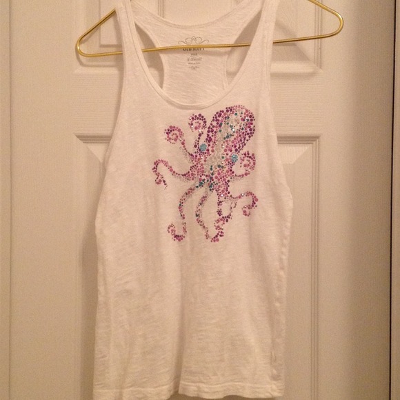 ⭐️SOLD⭐️White tank top