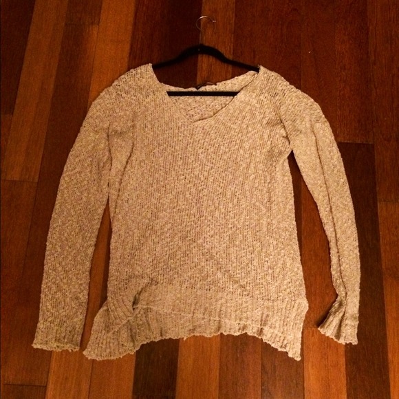 HOLD ☀️ Darkish pink v-necked brandy sweater