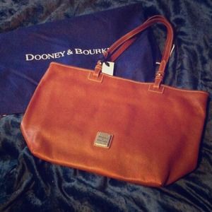 Dooney & Bourke bag RESERVED for @Mindylewis678