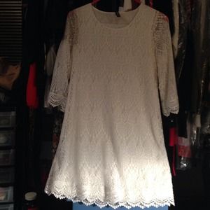 White lace h&m dress with lining size 10.