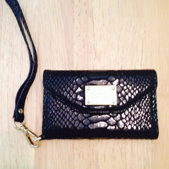 Michael Kors Iphone Wristlet- Black