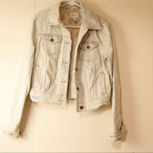 **SOLD** Light Wash Denim Jacket from F21.