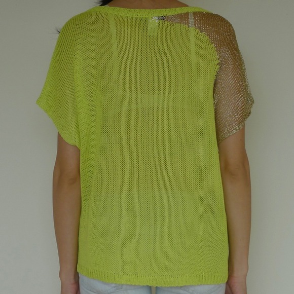🎉🎈HP - NWT Yellow Metallic Knit Top 🎈🎉 - Picture 2 of 2