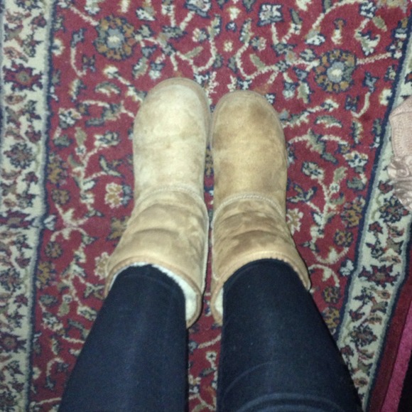 Chestnut authentic uggs - Picture 3 of 4