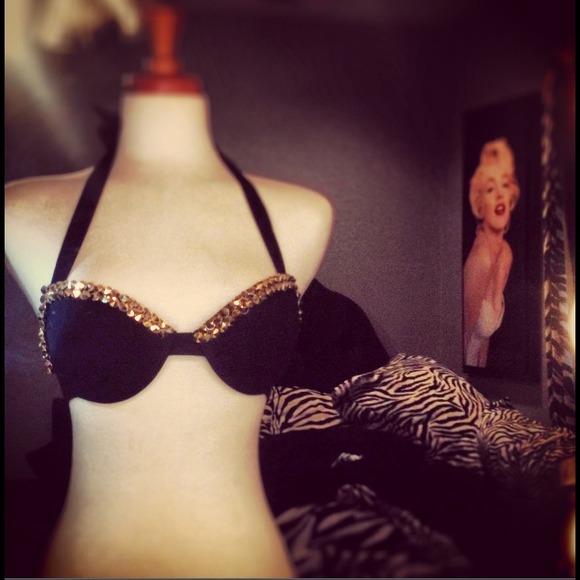Black & gold Bedazzled bikini top 💜