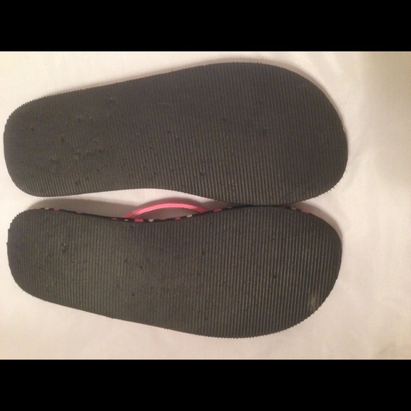 Pink flip flops. - Picture 3 of 3