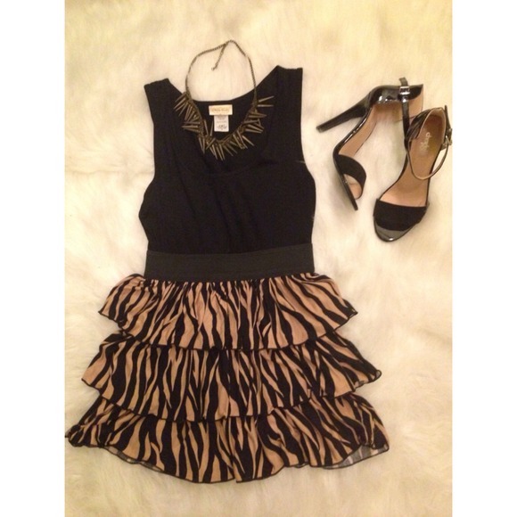 Flirty three tiered zebra print dress - Picture 1 of 3