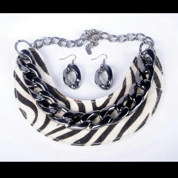 Zebra Print Chain Necklace With Earrings