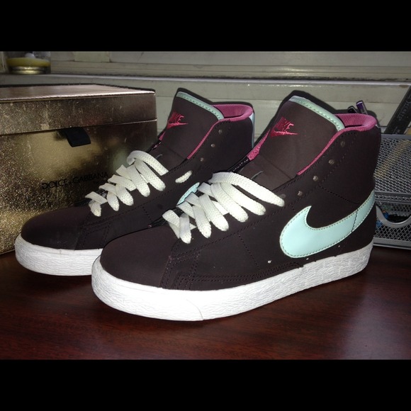❌**SOLD**❌ NIKE BLAZER size 4.5 - Picture 2 of 2
