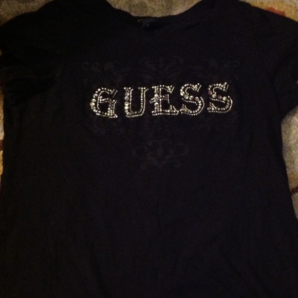 Black guess shirt