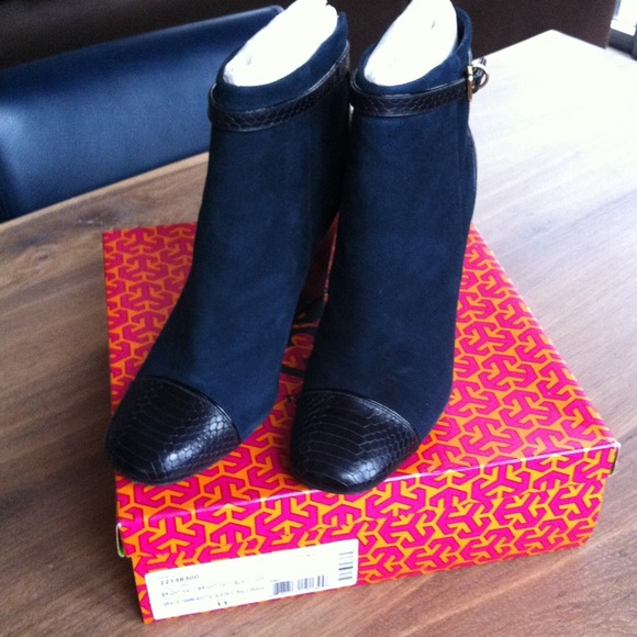 SOLD: Tory Burch "Gracie" bootie - Picture 4 of 4