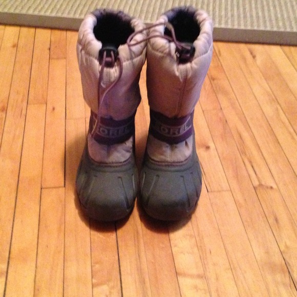 Sorel youth boots size 2.