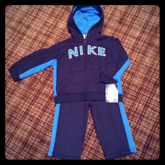 nike navy blue sweatsuit