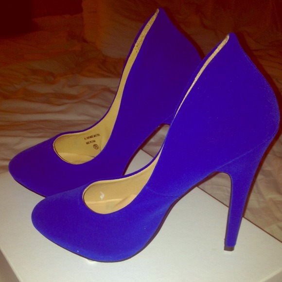 Royal blue pumps