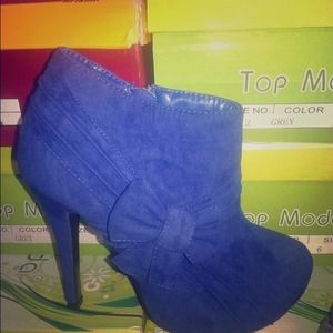 Beautiful bots 👢👠