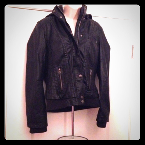 ❌SOLD❌ BLACK BOMBER JACKET MSRP $80