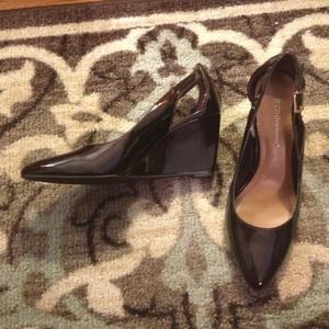 BCBG wedge Heel in Burgundy Shimmer