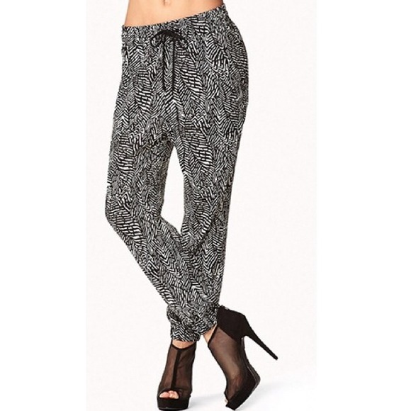 🚫SOLD IN BUNDLE🚫💞HOST PICK💞 Zebra Harem Pants