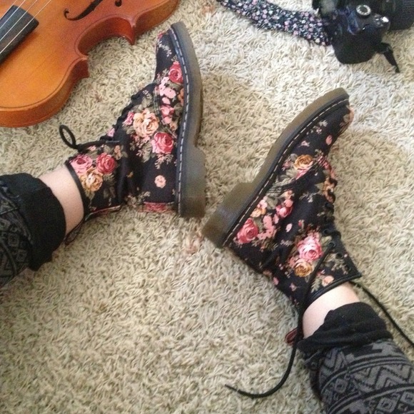 Floral black doc martens sparkling condition