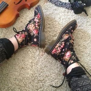 Floral black doc martens sparkling condition