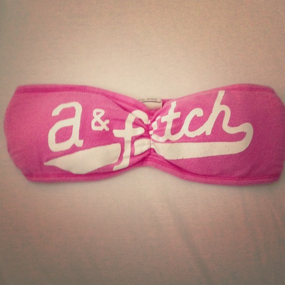 Abercrombie&fitch bandeau fits like a small
