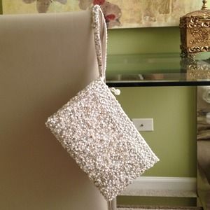 Beaded wristlet clutch