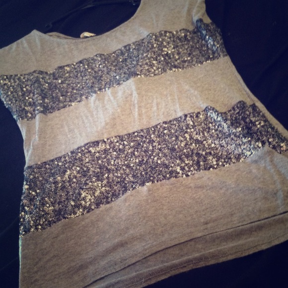 Grey / silver T shirt