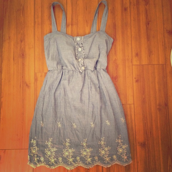 Cute chambray floral dress!