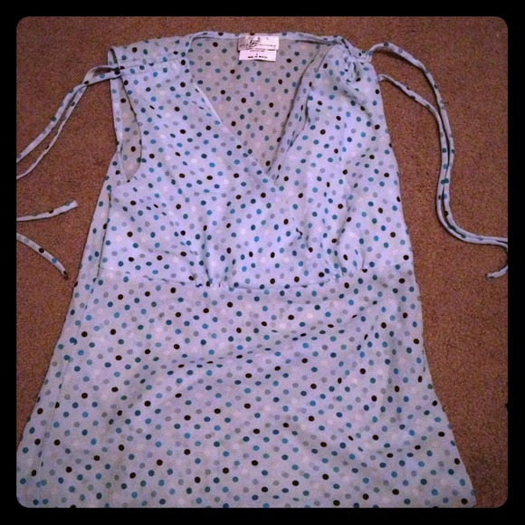 Blue top very cute - Bundle and save!