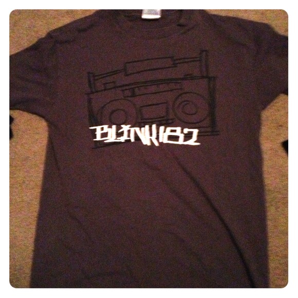 Blink 182 band shirt