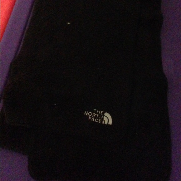 North face black fleece scarf-SOLD! 💞