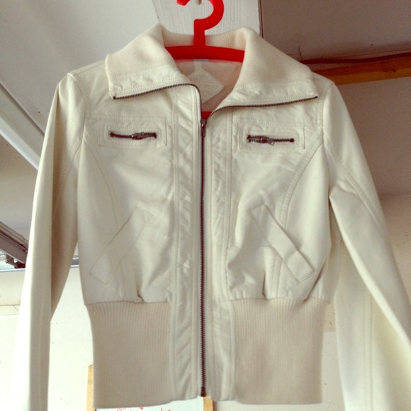 🚫SOLD🚫 White leather Jacket