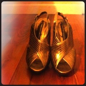 Chinese laundry copper shoes