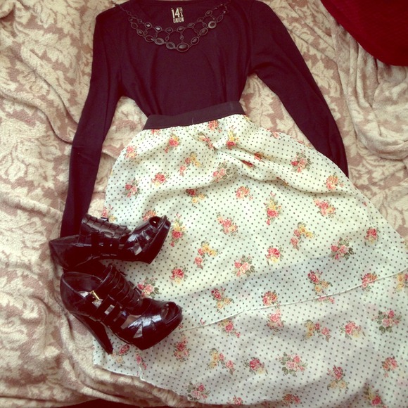 Floral polka dot hi-lo skirt NWT