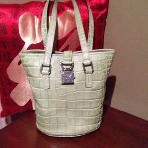 AUTHENTIC DOINNEY & BOURKE LEATHER BAG