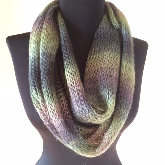 GemFOX Accessories - Infinity Scarf Extra Long Loop Abalone Ombré Knit