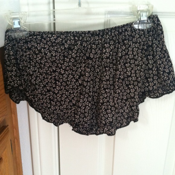 Floral brandy Melville shorts! REDUCED