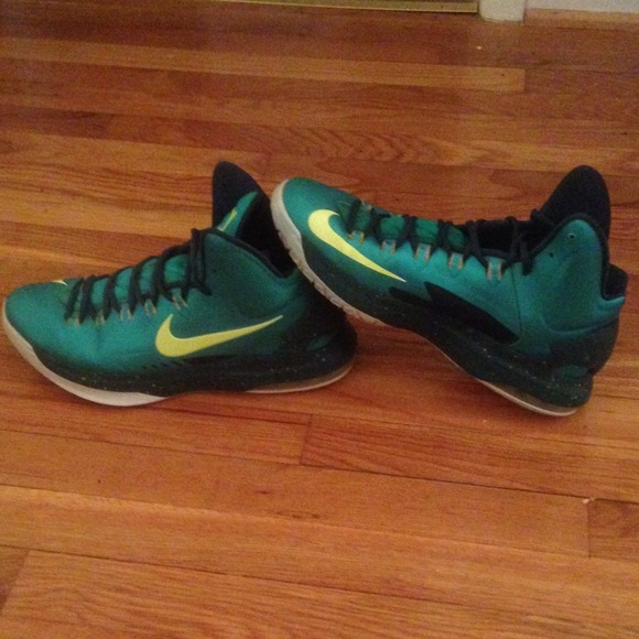 Kevin Durant hulks