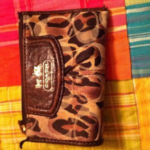 Coach coin purse&Vera Bradley wristlet bundle!
