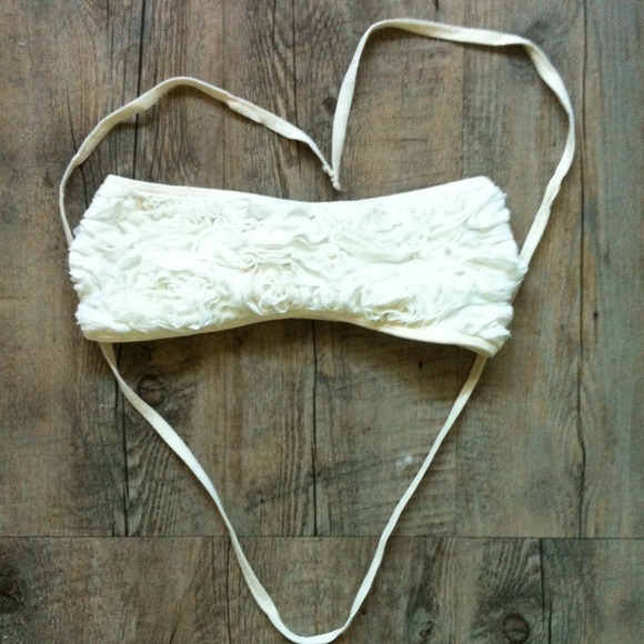 🚫 SOLD 🚫AA 3D Mesh Flower tube top
