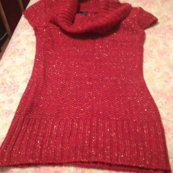 Red and gold short sleeve sweater