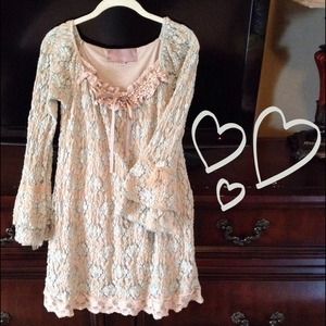 Beige and blue tunic