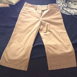 Ladies Khaki crop pants