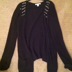 Very comfy black sweater with flat studs
