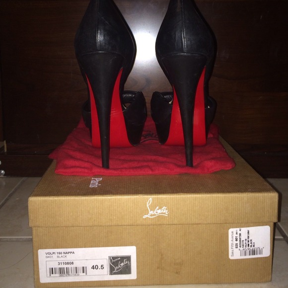 💰SOLD on SnobSWAP💰Louboutin slip ons
