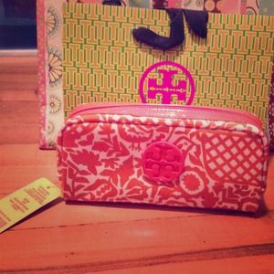 SALE: Tory Burch Make Up Bag